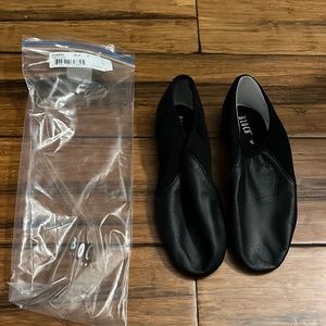 Women’s slip on neo flex leather jazz shoe